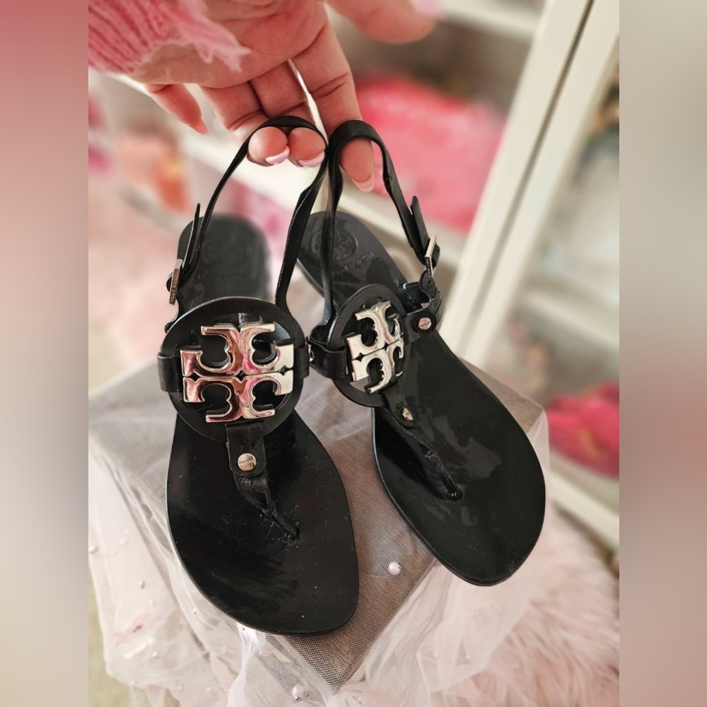 💯Authentic Tory Burch Black logo Sandals with Silver Accents size 8